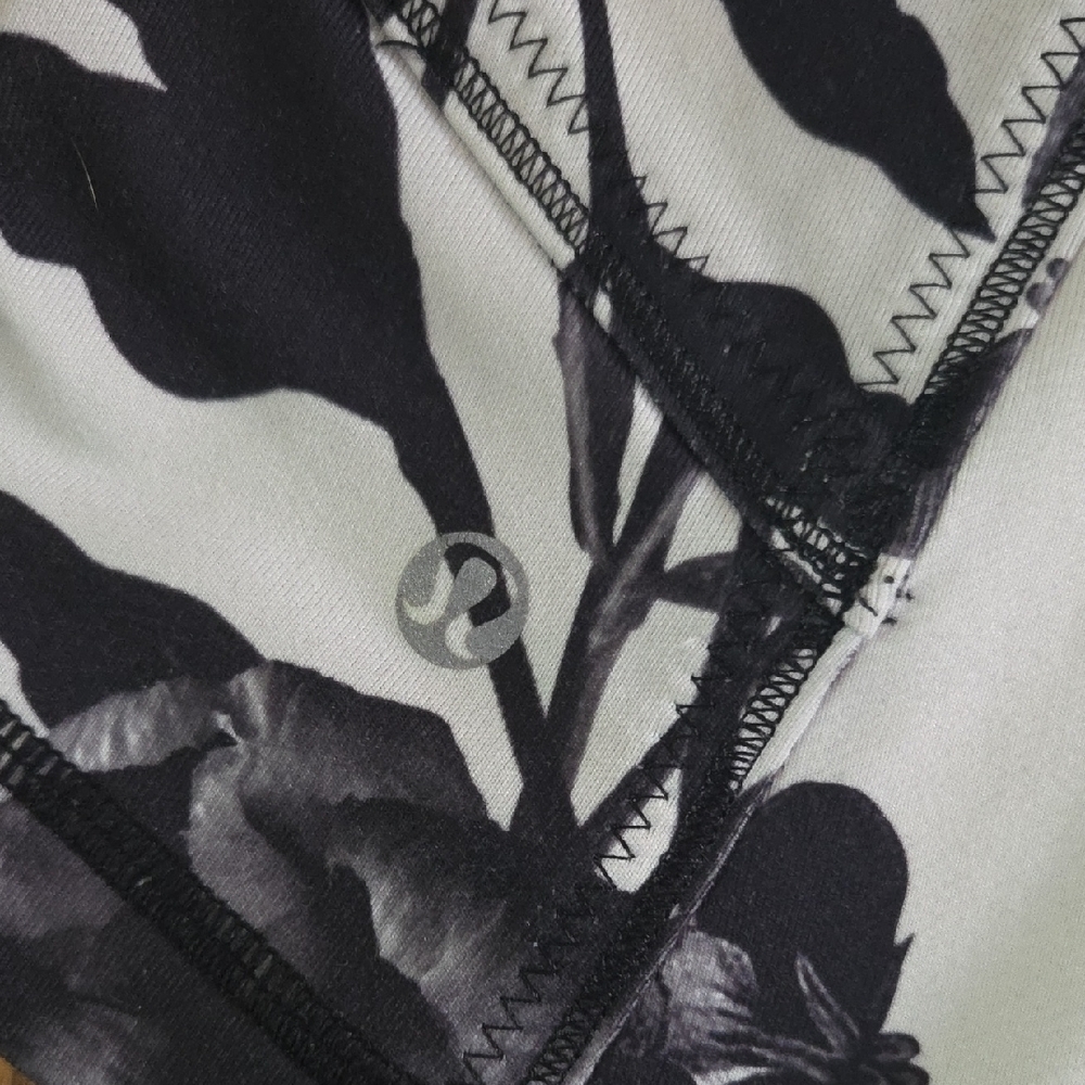 Lululemon Floral Black and Gray Women's Jacket - Picture 3 of 8
